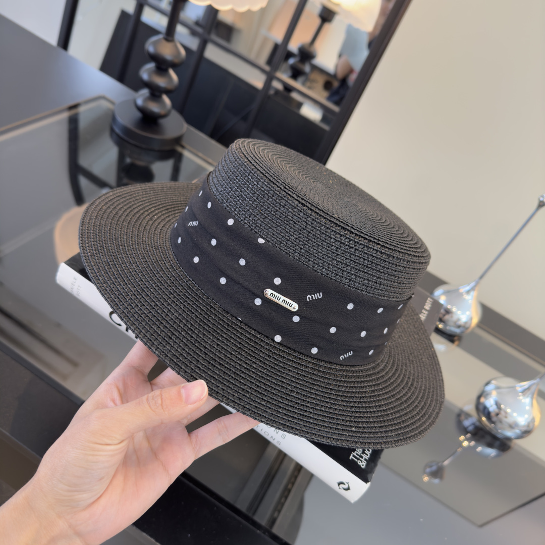 Pmiumiu缪缪新款平顶草帽，夏季出游沙滩必备～