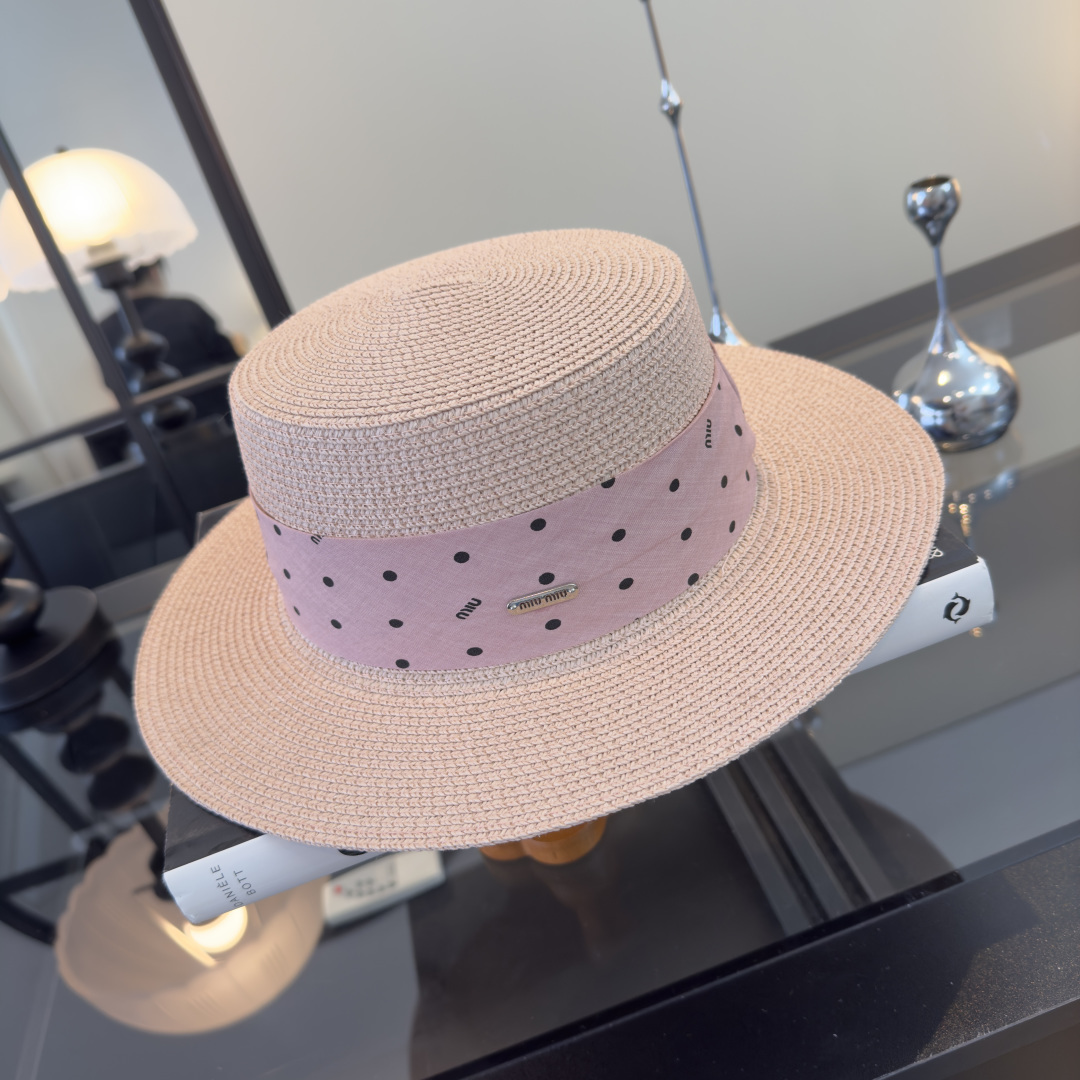 Pmiumiu缪缪新款平顶草帽，夏季出游沙滩必备～