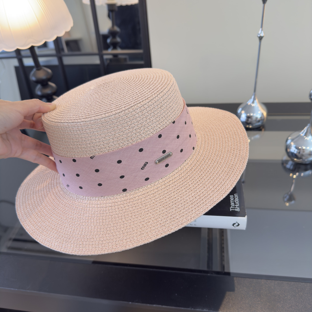 Pmiumiu缪缪新款平顶草帽，夏季出游沙滩必备～