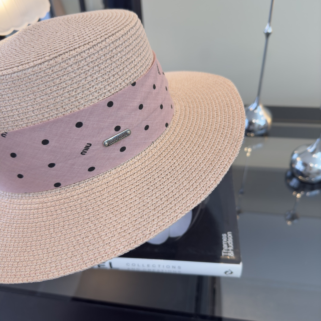 Pmiumiu缪缪新款平顶草帽，夏季出游沙滩必备～