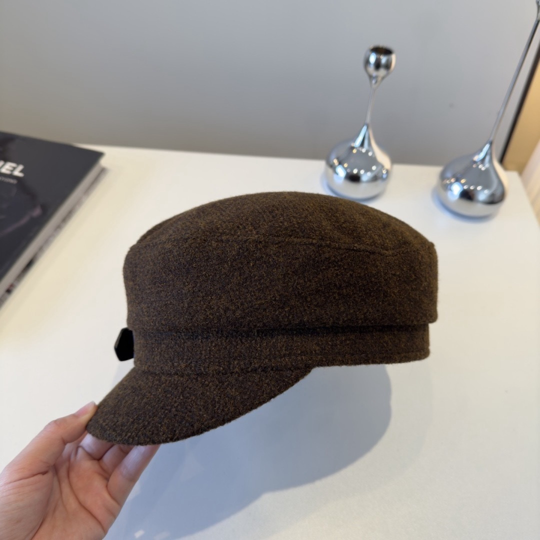 P圣罗兰秋冬新款鸭舌军帽，秋冬新款鸭舌帽，头围57cm