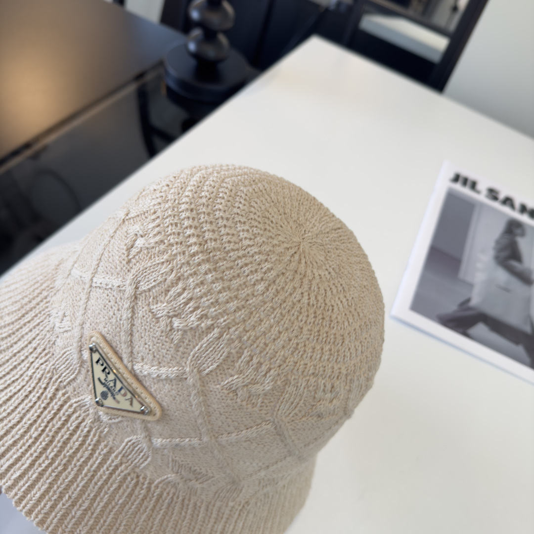 P普拉达新款小清新渔夫帽，轻盈百搭～