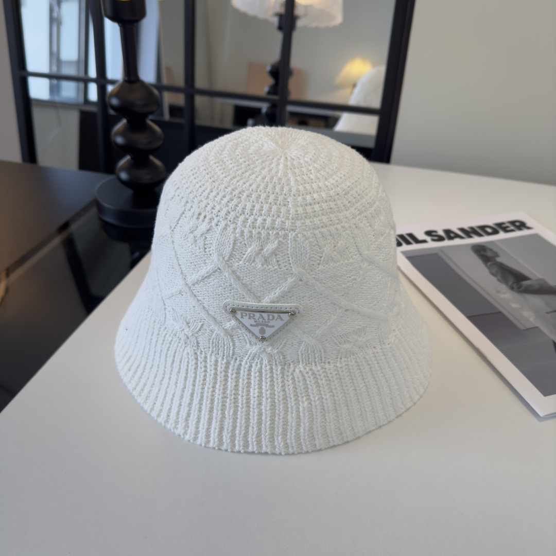 P普拉达新款小清新渔夫帽，轻盈百搭～