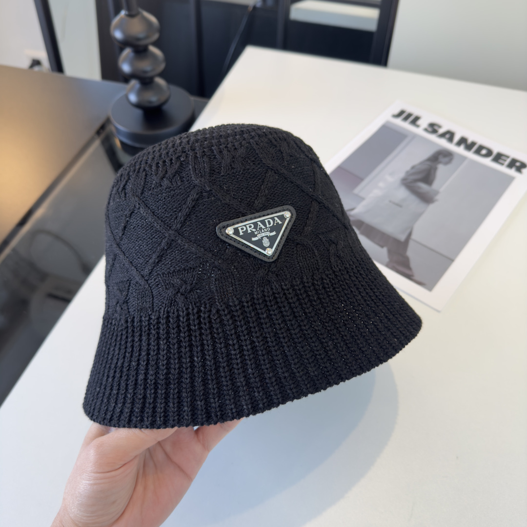 P普拉达新款小清新渔夫帽，轻盈百搭～