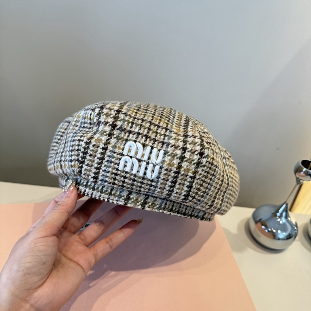 Miu Miu miumiu缪缪秋冬新款羊毛贝雷帽， 款，风格子贝雷帽，头围57cm