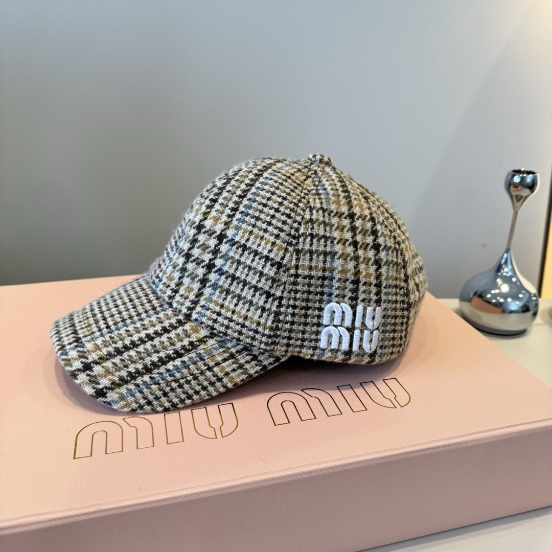 Miu Miu miumiu缪缪秋冬新款羊毛鸭舌帽，格纹棒球帽，头围57cm