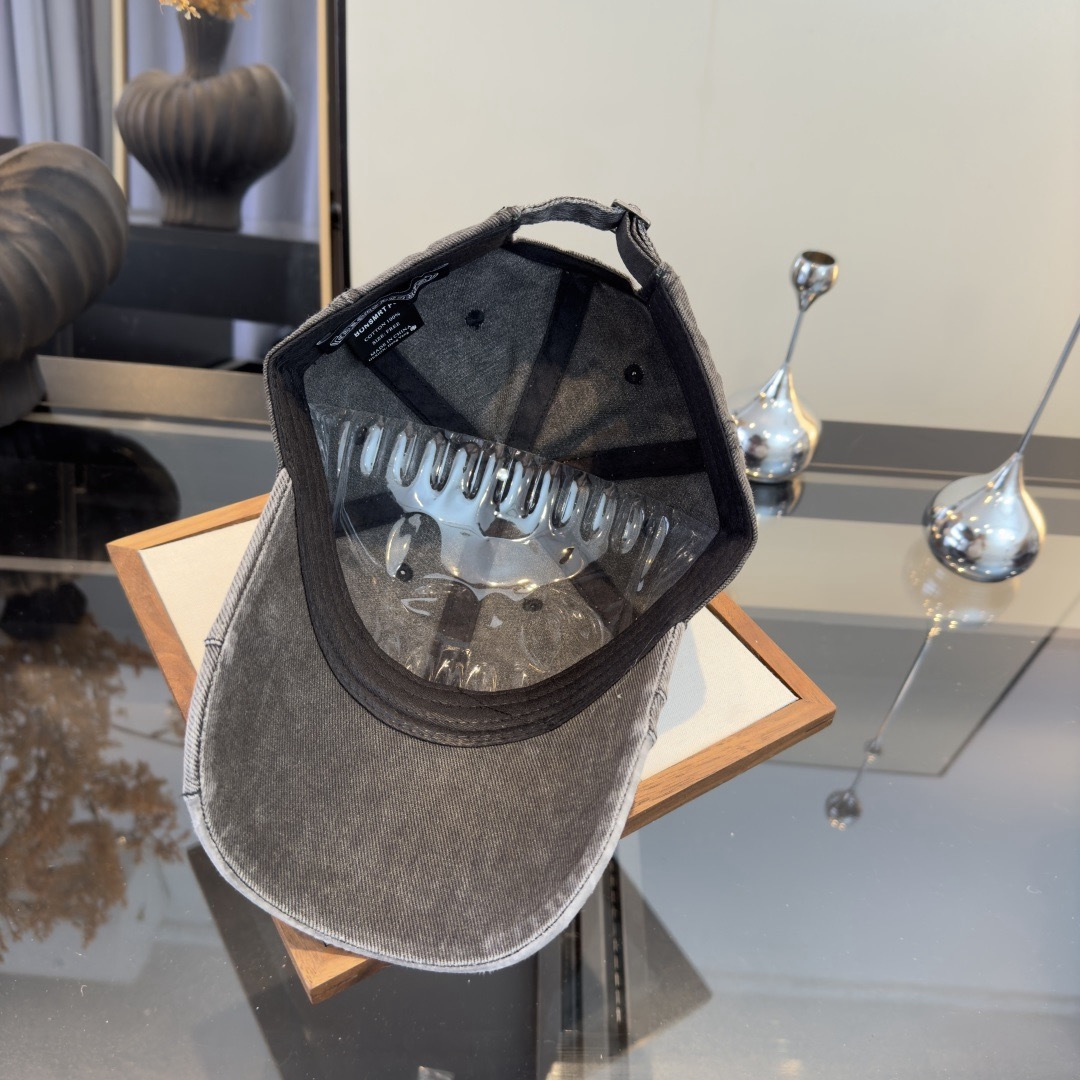 P克罗心新款鸭舌帽，时尚百搭，头围57cm