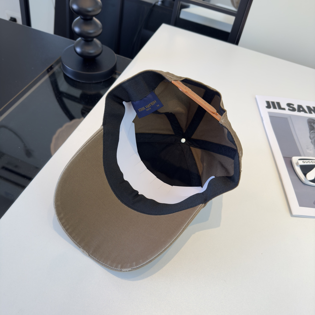 PLv路易斯新款棒球帽，男女同款 ！！