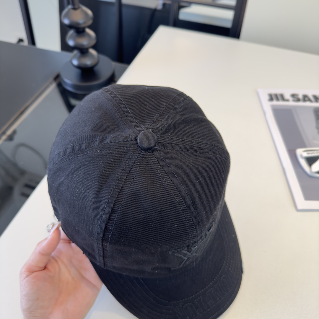 PLv路易斯新款棒球帽，男女同款 ！！