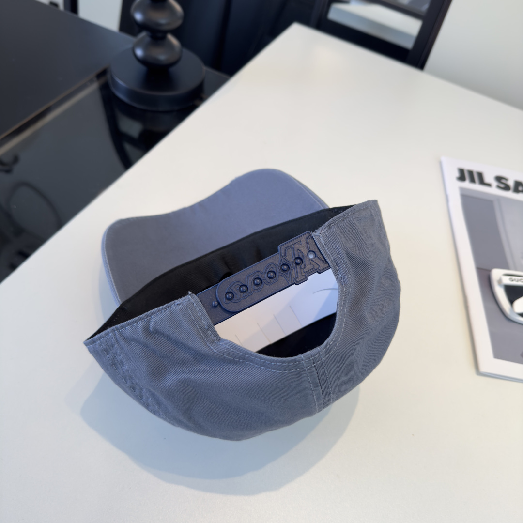 PLv路易斯新款棒球帽，男女同款 ！！