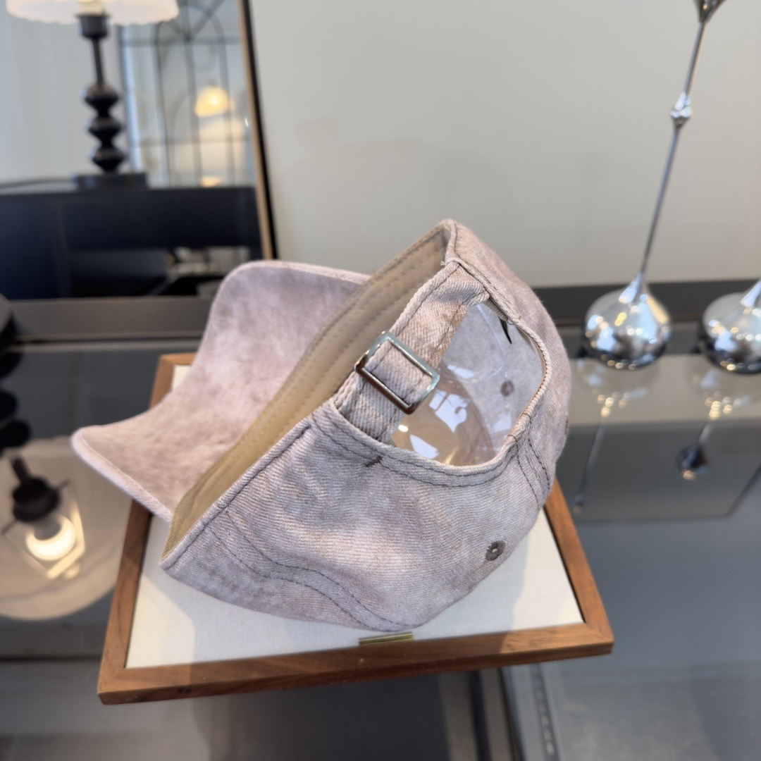 PAcne Studios 新款棒球帽 男女同款 ！！