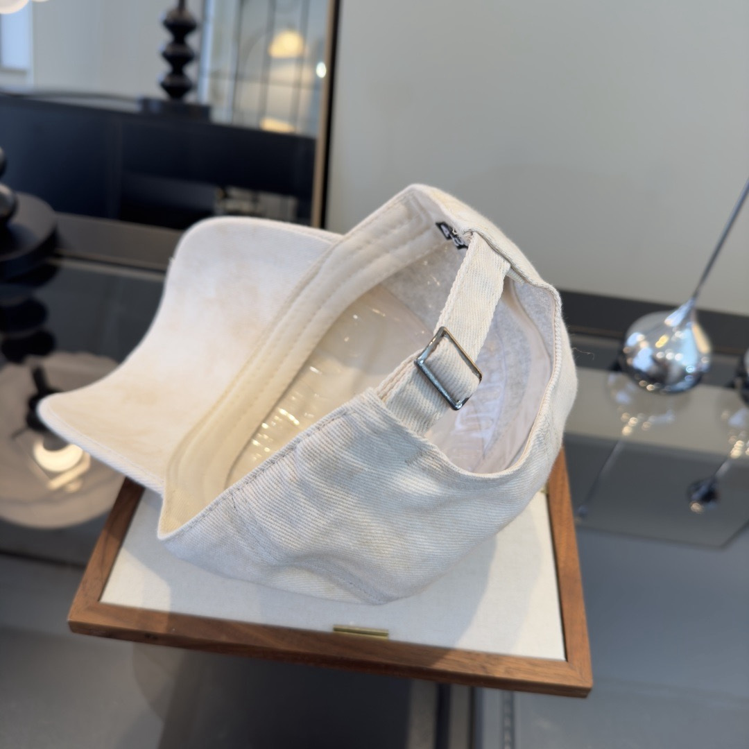 PAcne Studios 新款棒球帽 男女同款 ！！