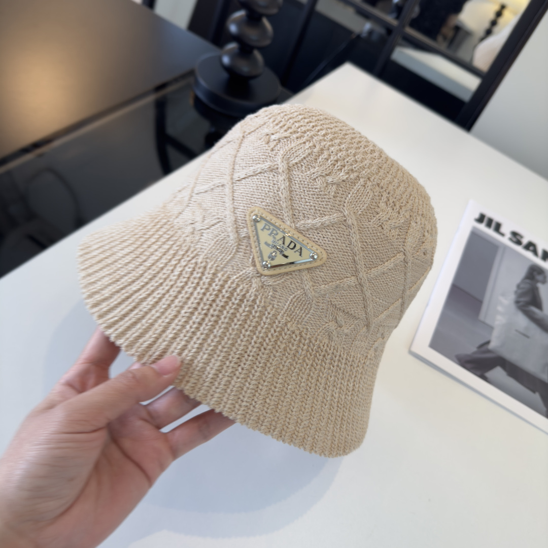 P普拉达新款小清新渔夫帽，轻盈百搭～