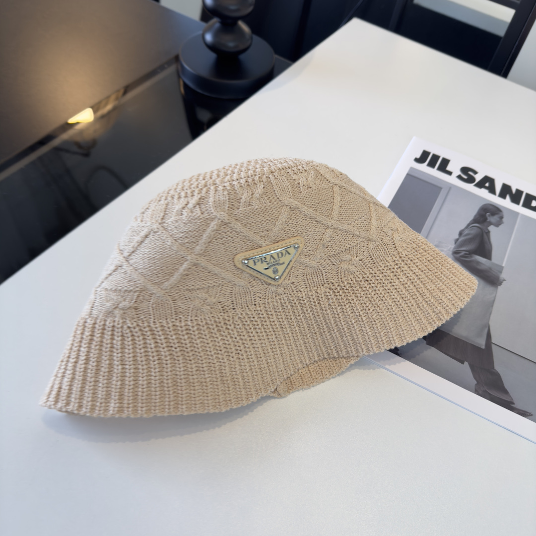 P普拉达新款小清新渔夫帽，轻盈百搭～