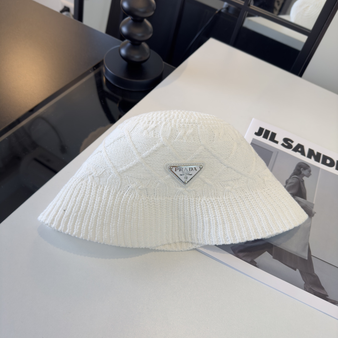 P普拉达新款小清新渔夫帽，轻盈百搭～
