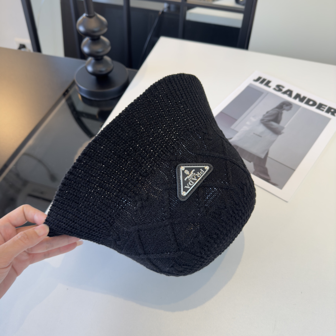 P普拉达新款小清新渔夫帽，轻盈百搭～