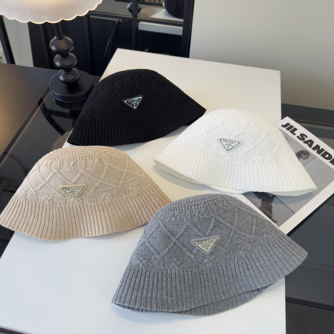 P普拉达新款小清新渔夫帽，轻盈百搭～