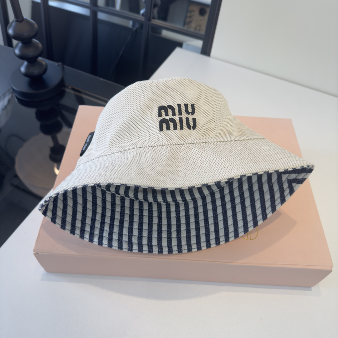 Pmiumiu缪缪新款遮阳渔夫帽，头围57cm