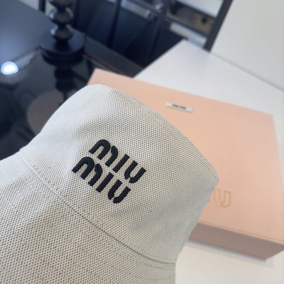 Pmiumiu缪缪新款遮阳渔夫帽，头围57cm