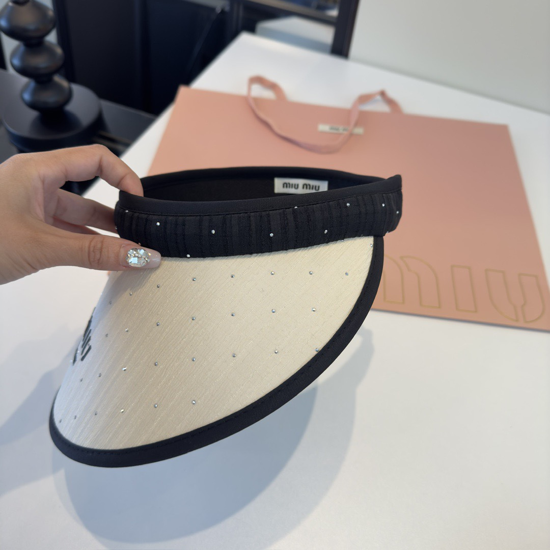 Pmiumiu缪缪新款遮阳空顶帽，头围57cm