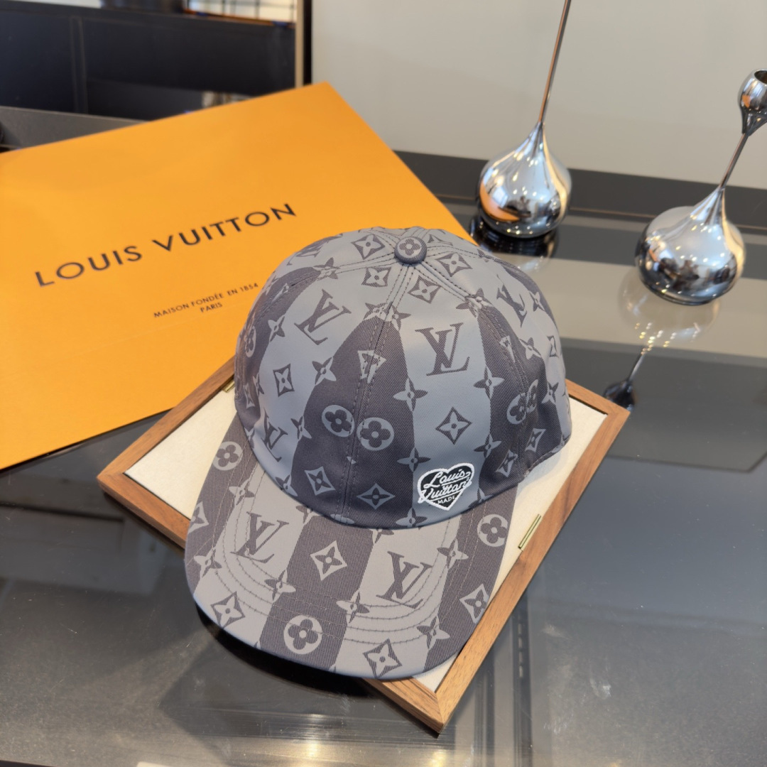 Louis Vuitton lv路易斯新款高版本鸭舌帽，头围57cm