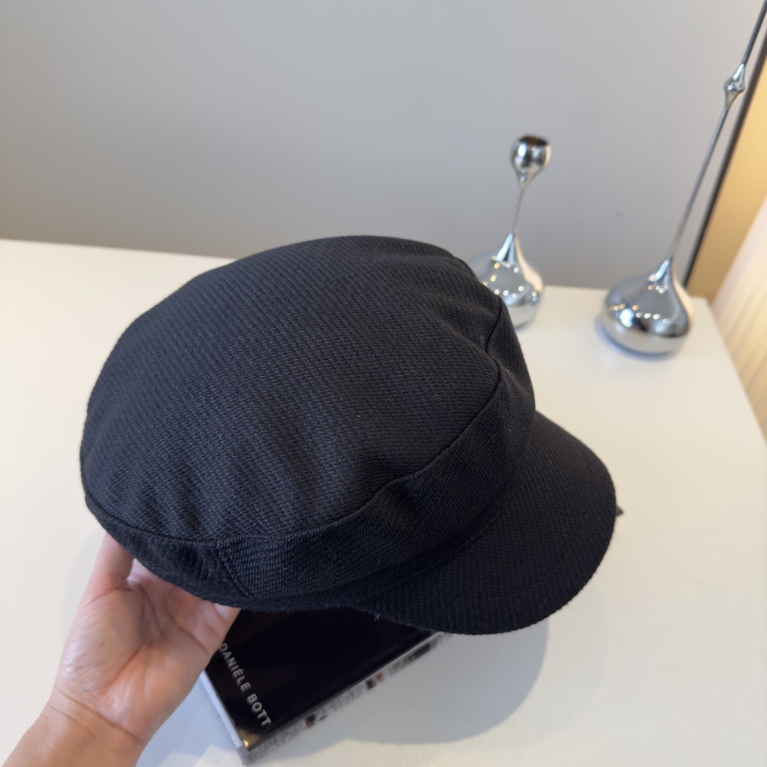 Gucci Gucci古奇秋冬新款鸭舌军帽，秋冬新款鸭舌帽，头围57cm
