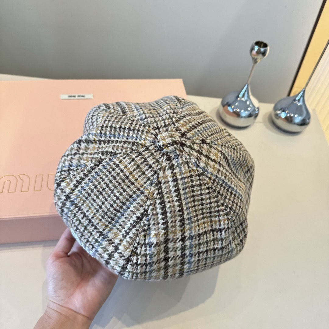 Miu Miu miumiu缪缪秋冬新款羊毛贝雷帽， 款，风格子贝雷帽，头围57cm