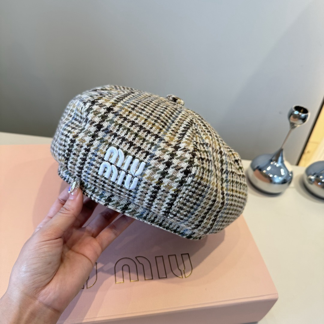 Pmiumiu缪缪秋冬新款羊毛贝雷帽，官方款，复古风格子贝雷帽，头围57cm