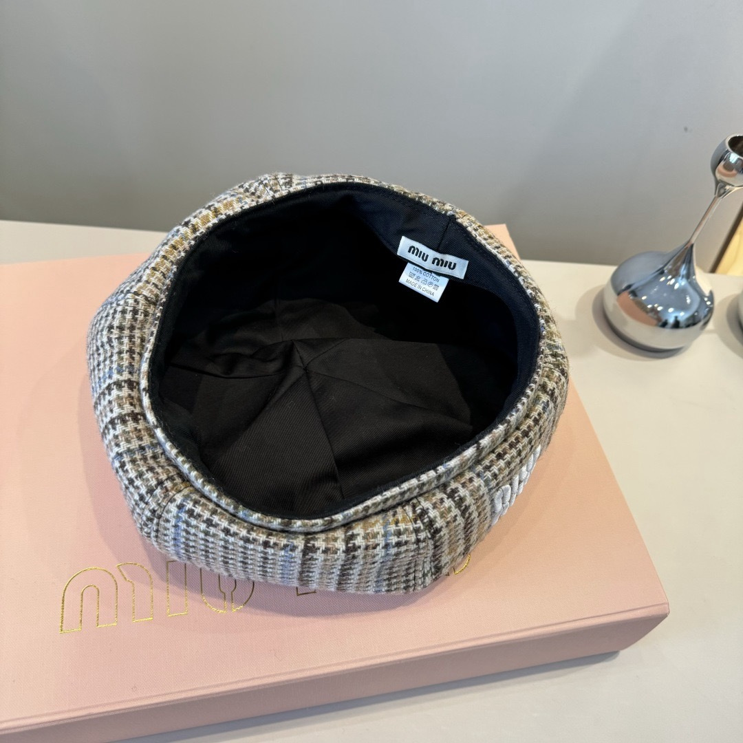 Pmiumiu缪缪秋冬新款羊毛贝雷帽，官方款，复古风格子贝雷帽，头围57cm