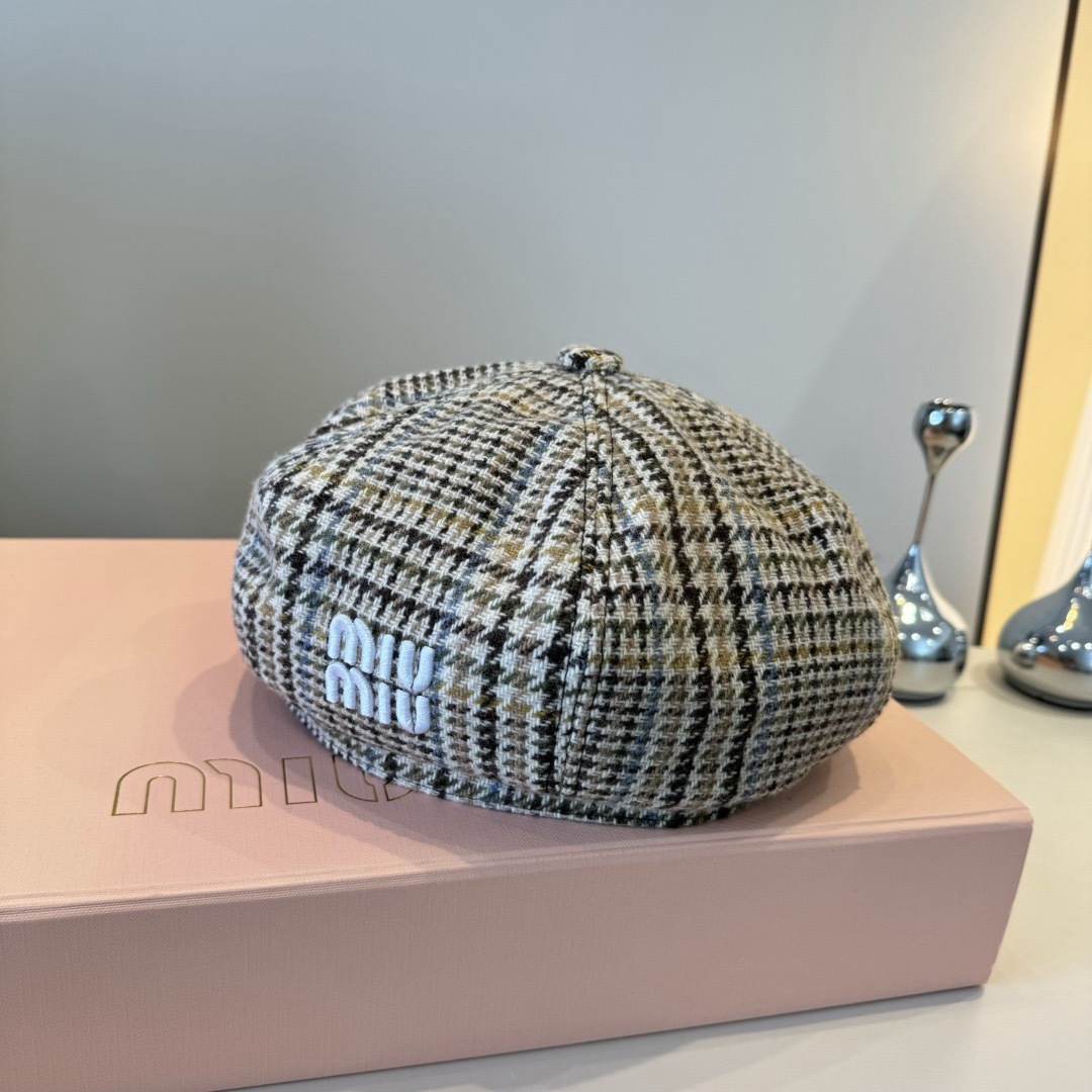 Miu Miu miumiu缪缪秋冬新款羊毛贝雷帽， 款，风格子贝雷帽，头围57cm