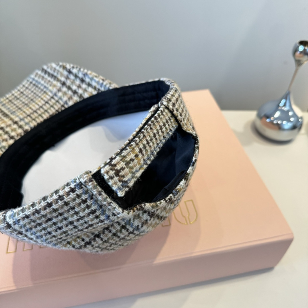 Pmiumiu缪缪秋冬新款羊毛鸭舌帽，格纹棒球帽，头围57cm