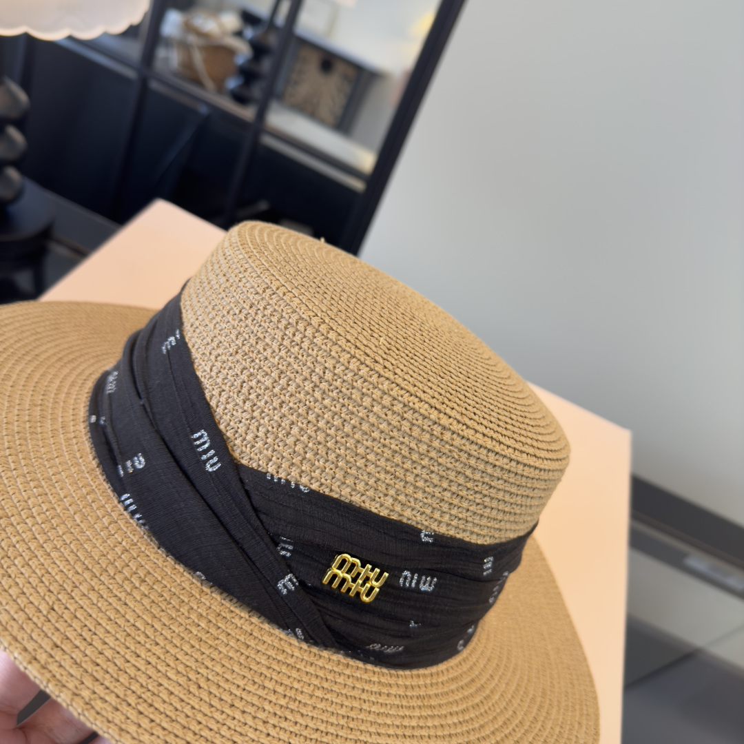 Pmiumiu缪缪新款平顶草帽，夏季出游沙滩必备～