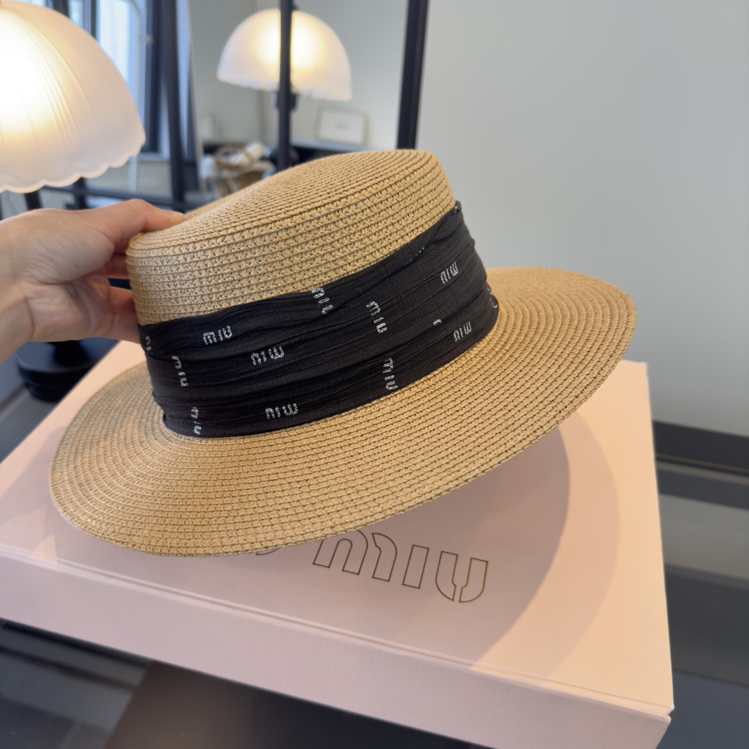 Pmiumiu缪缪新款平顶草帽，夏季出游沙滩必备～