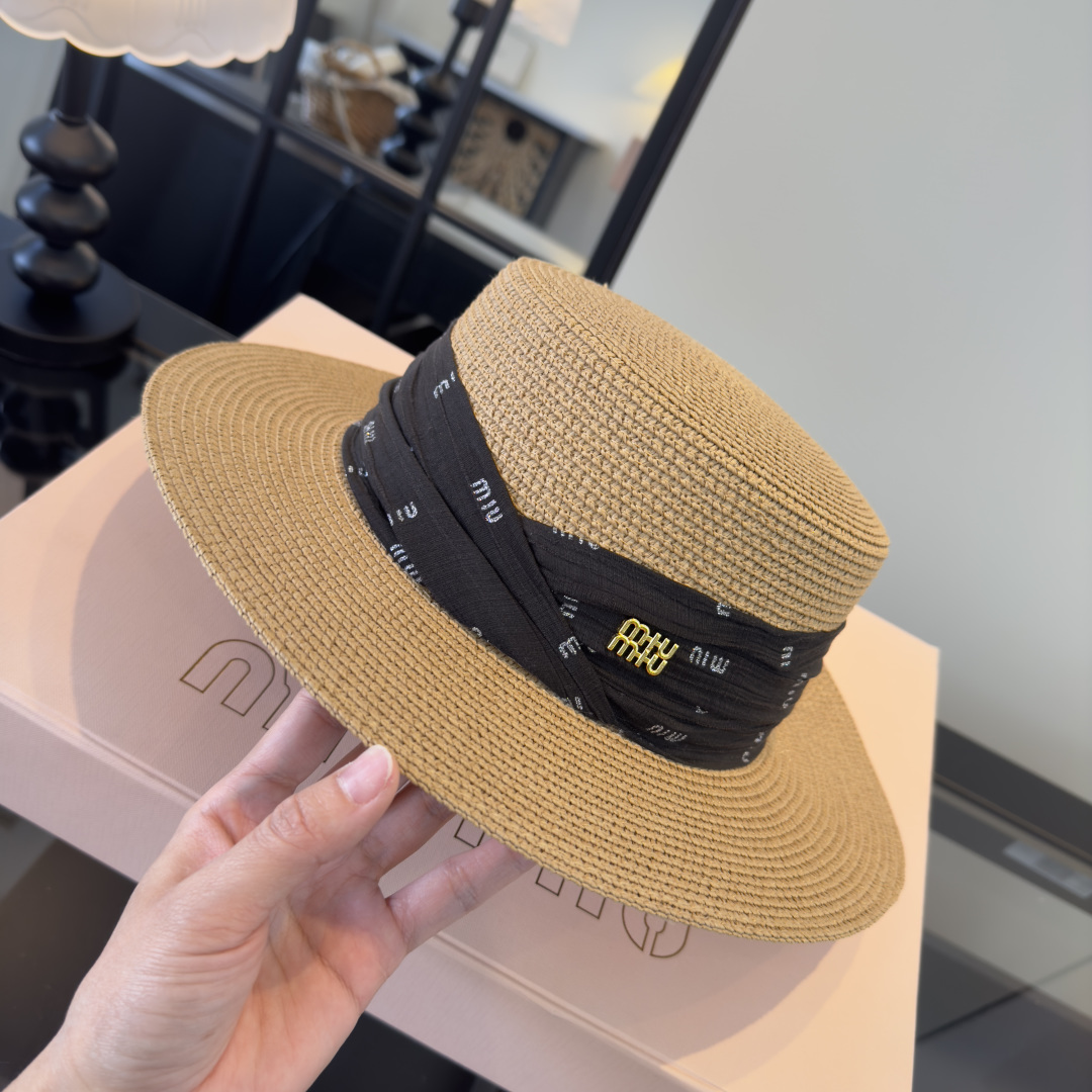 Pmiumiu缪缪新款平顶草帽，夏季出游沙滩必备～