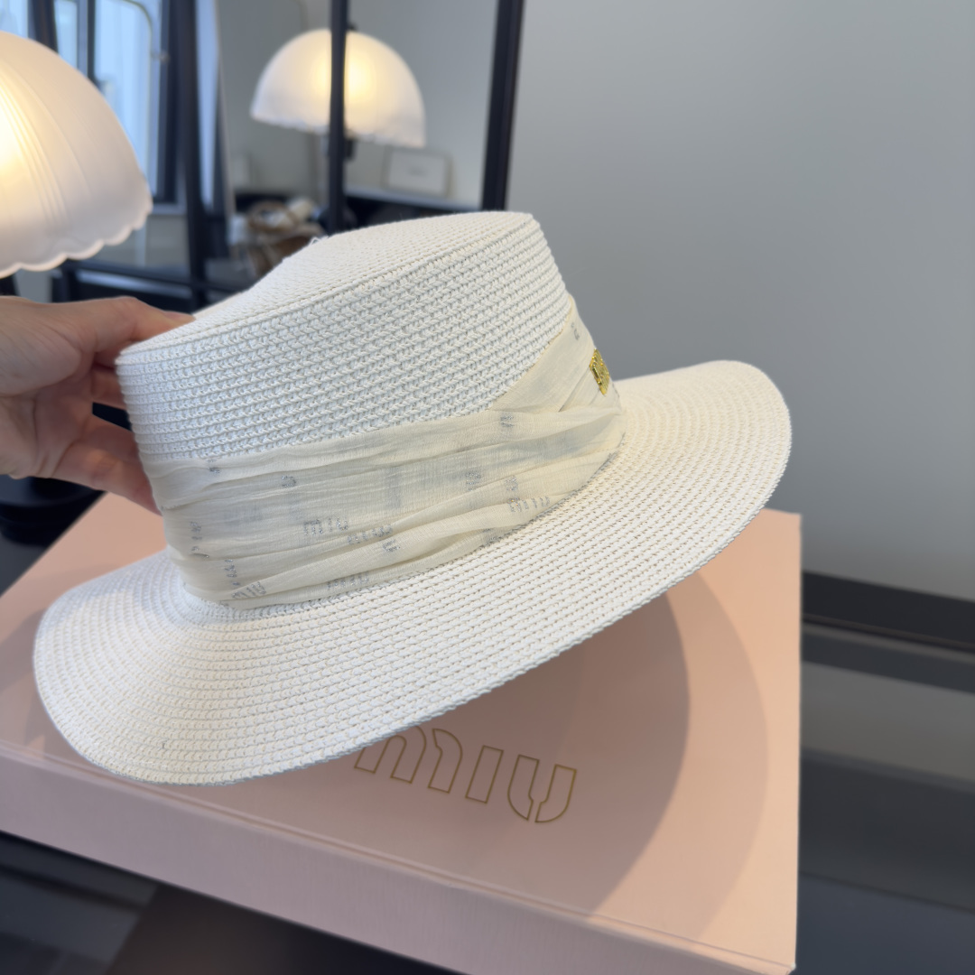 Pmiumiu缪缪新款平顶草帽，夏季出游沙滩必备～