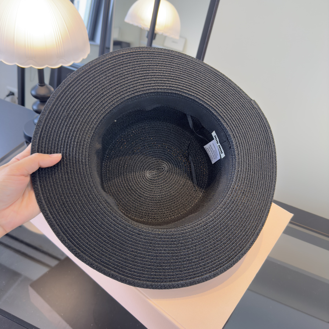 Pmiumiu缪缪新款平顶草帽，夏季出游沙滩必备～