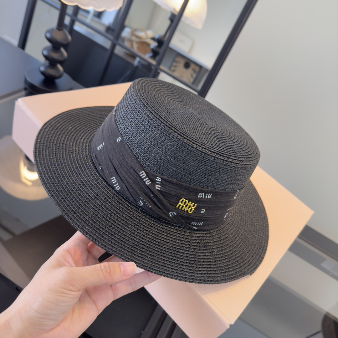 Pmiumiu缪缪新款平顶草帽，夏季出游沙滩必备～