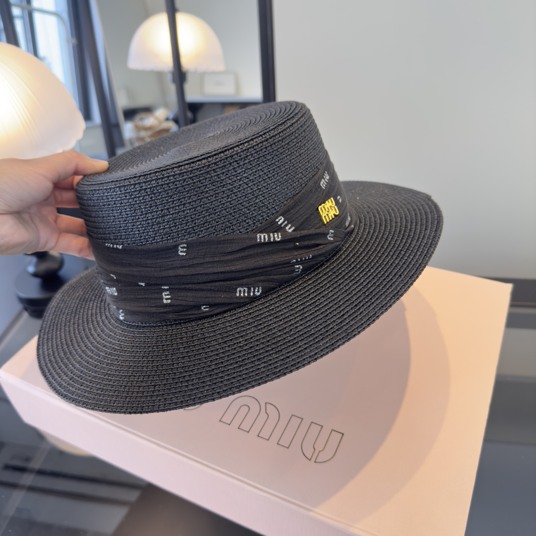 Pmiumiu缪缪新款平顶草帽，夏季出游沙滩必备～