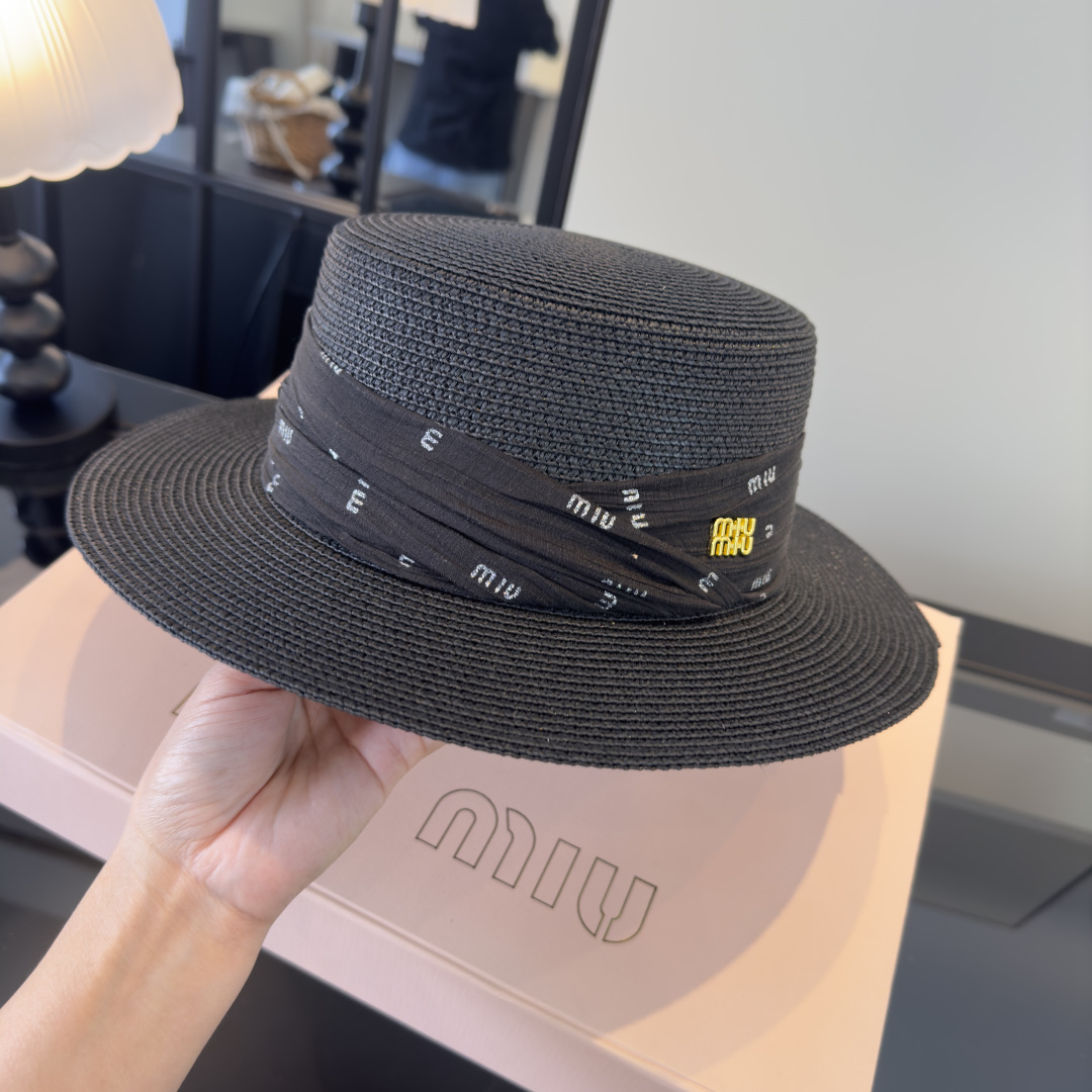 Pmiumiu缪缪新款平顶草帽，夏季出游沙滩必备～