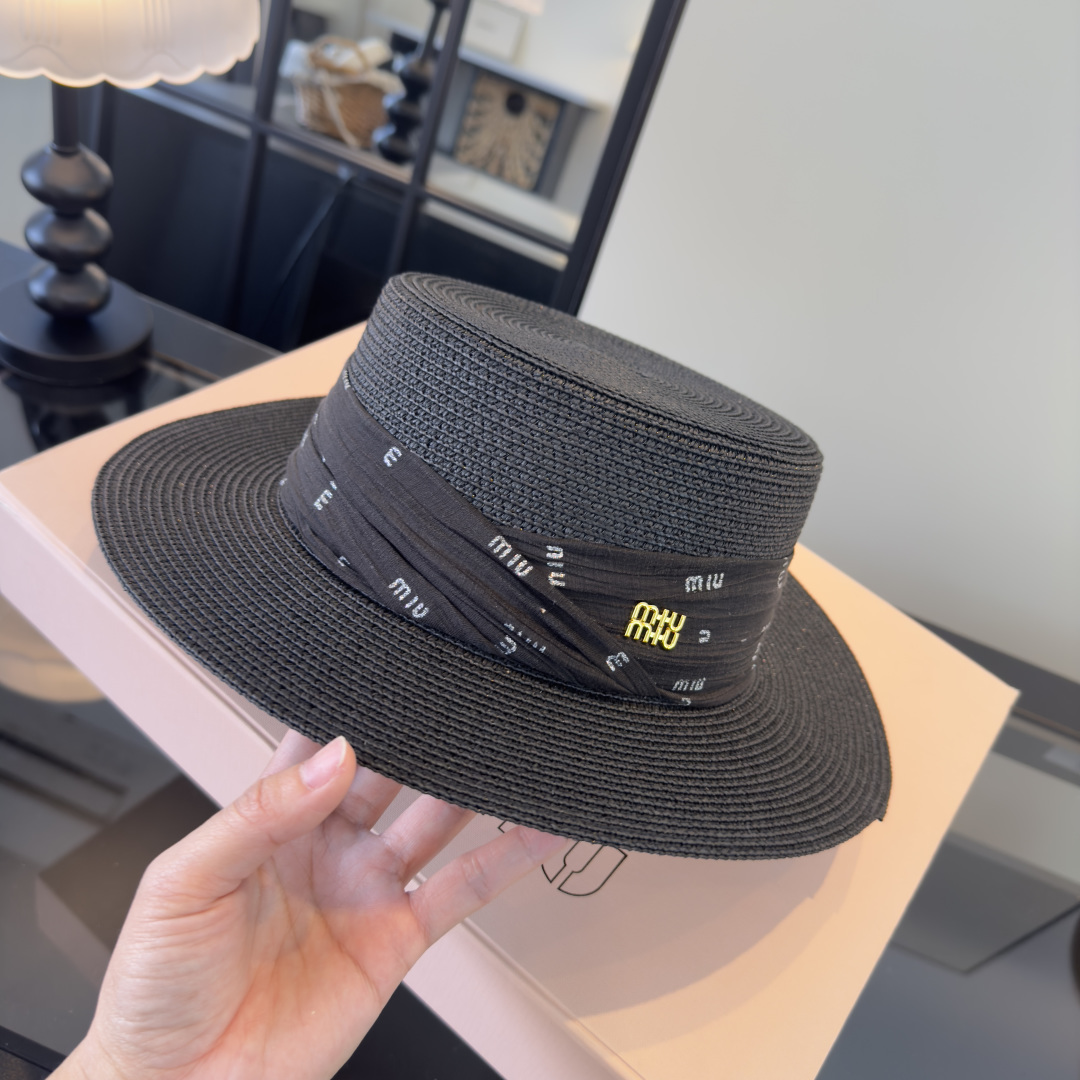Pmiumiu缪缪新款平顶草帽，夏季出游沙滩必备～