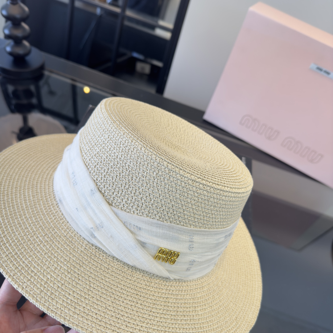Pmiumiu缪缪新款平顶草帽，夏季出游沙滩必备～