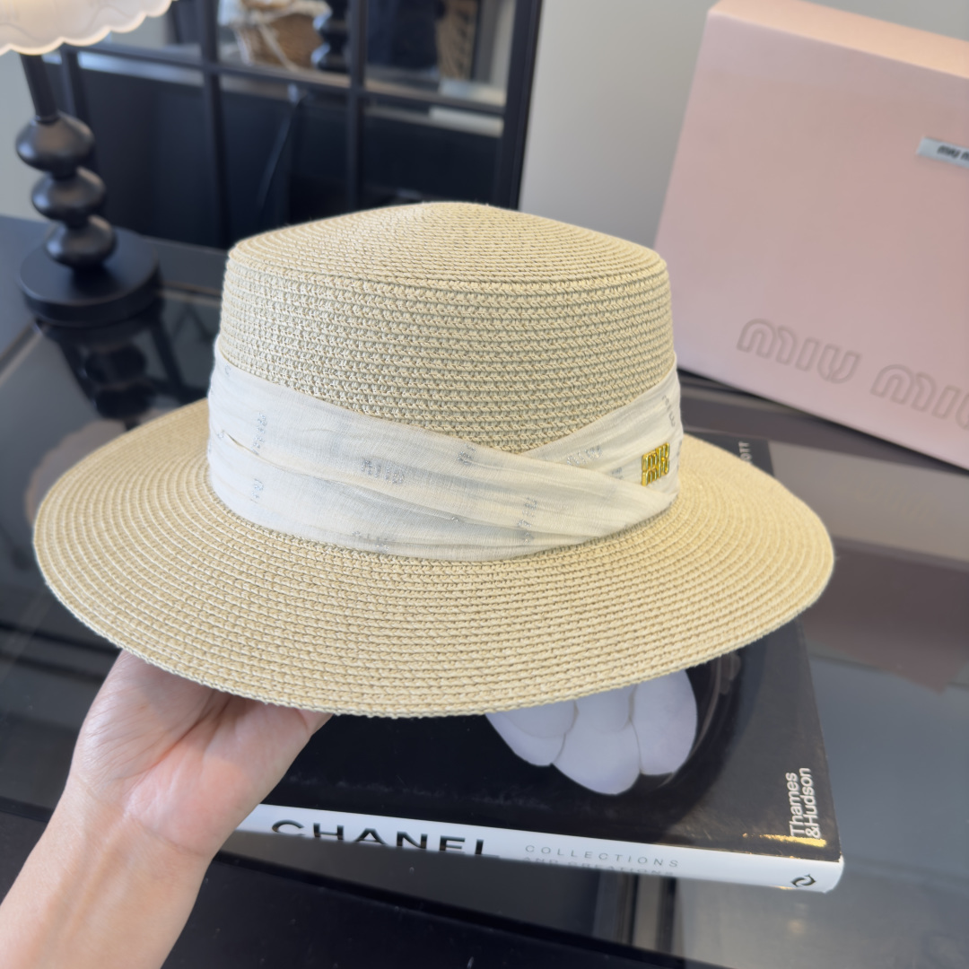Pmiumiu缪缪新款平顶草帽，夏季出游沙滩必备～