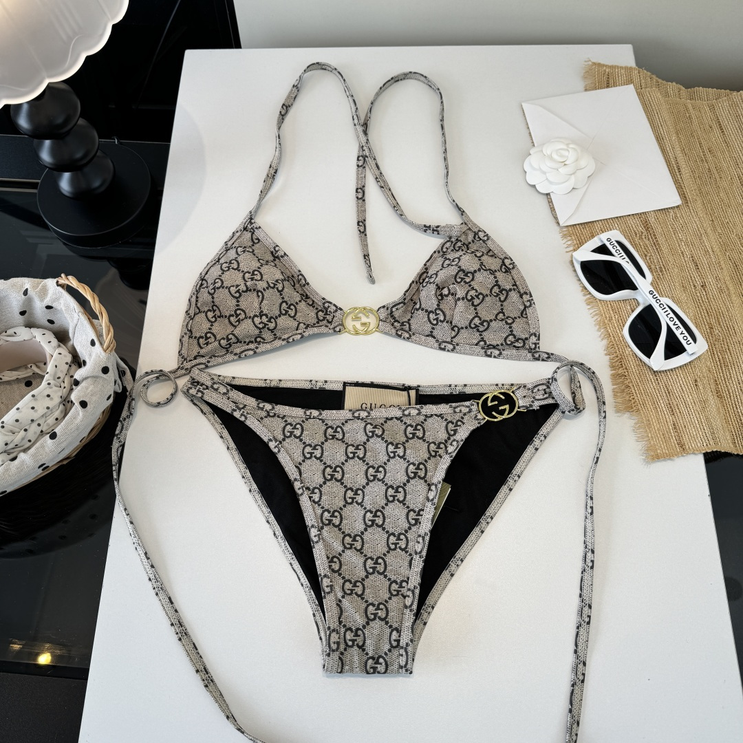 。Gucci古奇比基尼👙 上身超级棒！同步各大专柜发售，自然而然呈现时尚感！十分减龄，具有年轻活力。 码