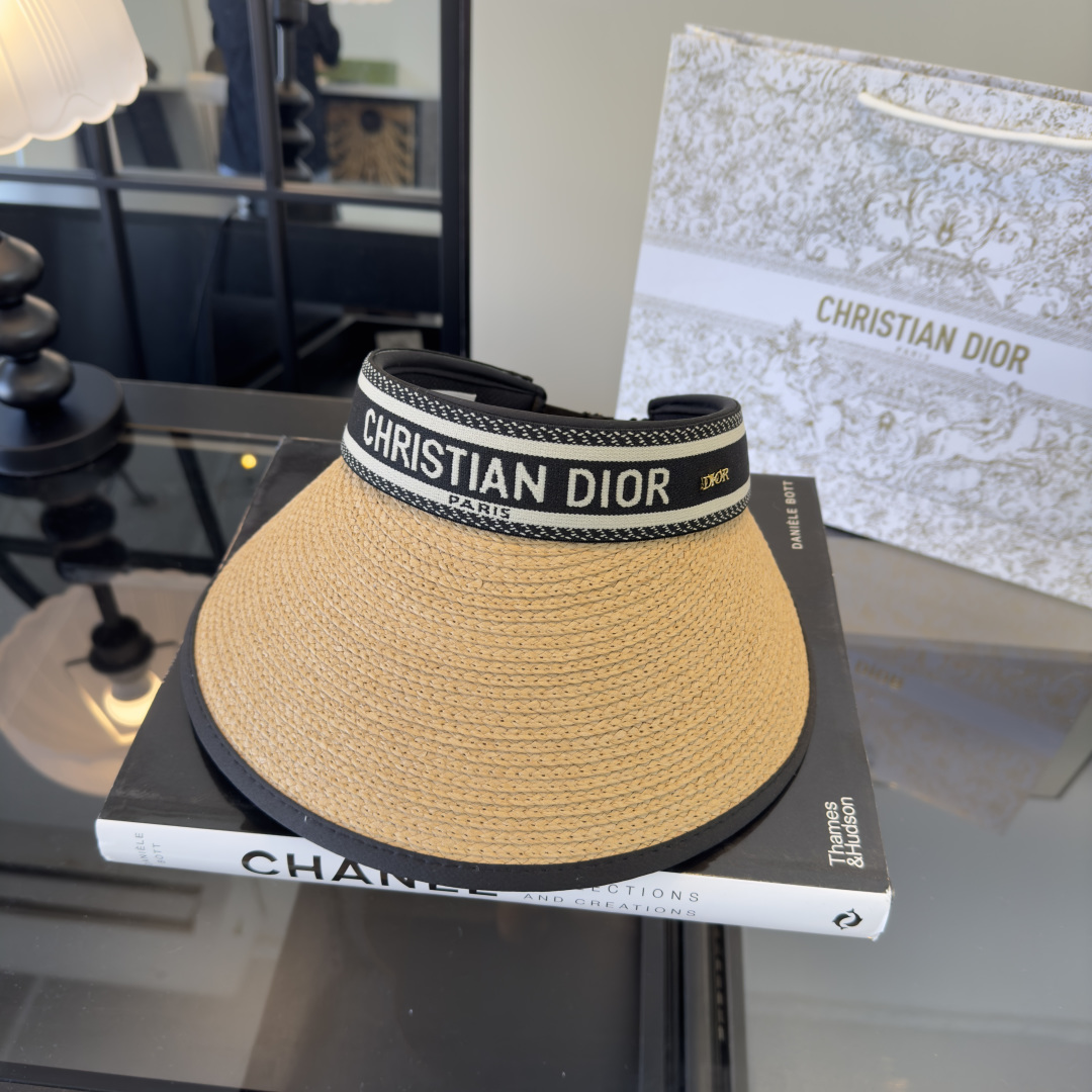 Dior Dior迪奥新款草编空顶遮阳帽 ，夏日