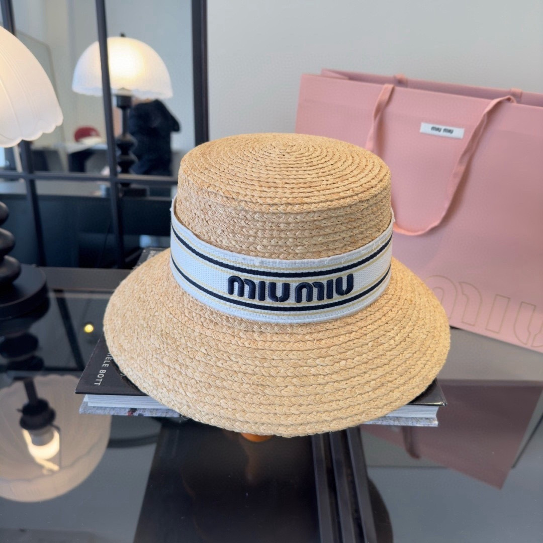 Miu Miu miumiu缪缪拉菲草帽，纯手工钩织供不应求，卖一个少一个，头围57cm