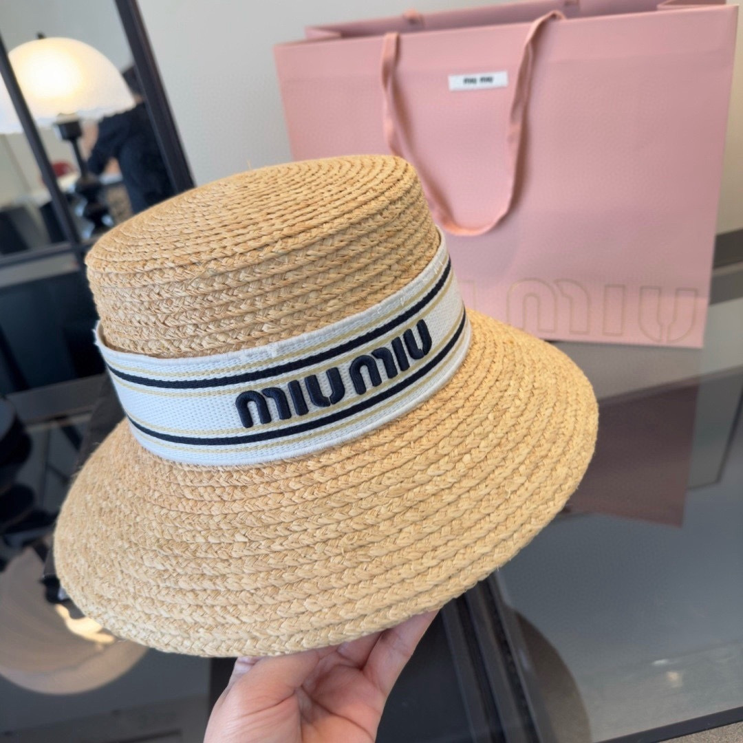 Miu Miu miumiu缪缪拉菲草帽，纯手工钩织供不应求，卖一个少一个，头围57cm