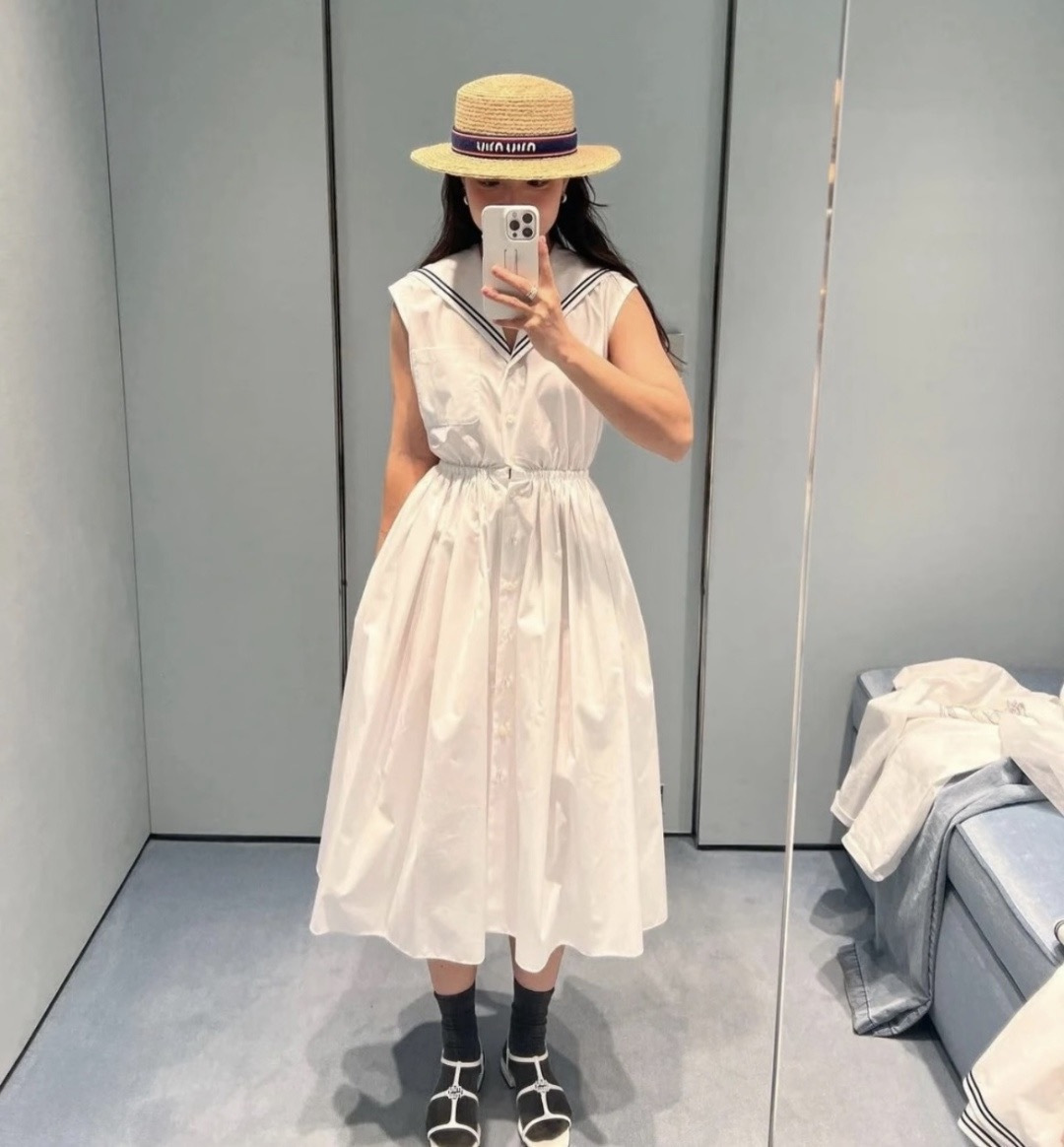 Miu Miu 缪缪miumiu拉菲草平顶帽， 新款，且买且珍惜，卖一个少一个，头围可以调节 细节待上