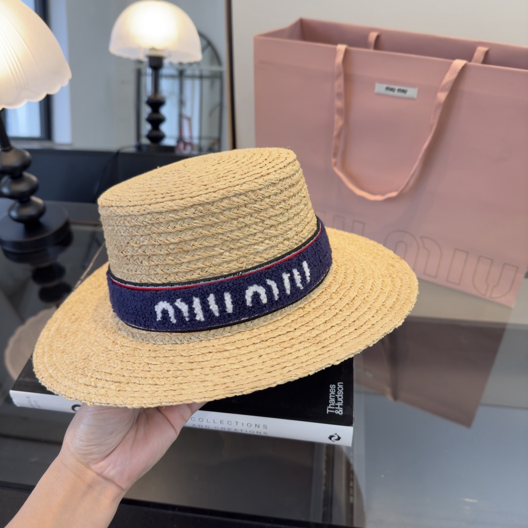 Miu Miu 缪缪miumiu拉菲草平顶帽， 新款，且买且珍惜，卖一个少一个，头围可以调节 细节待上