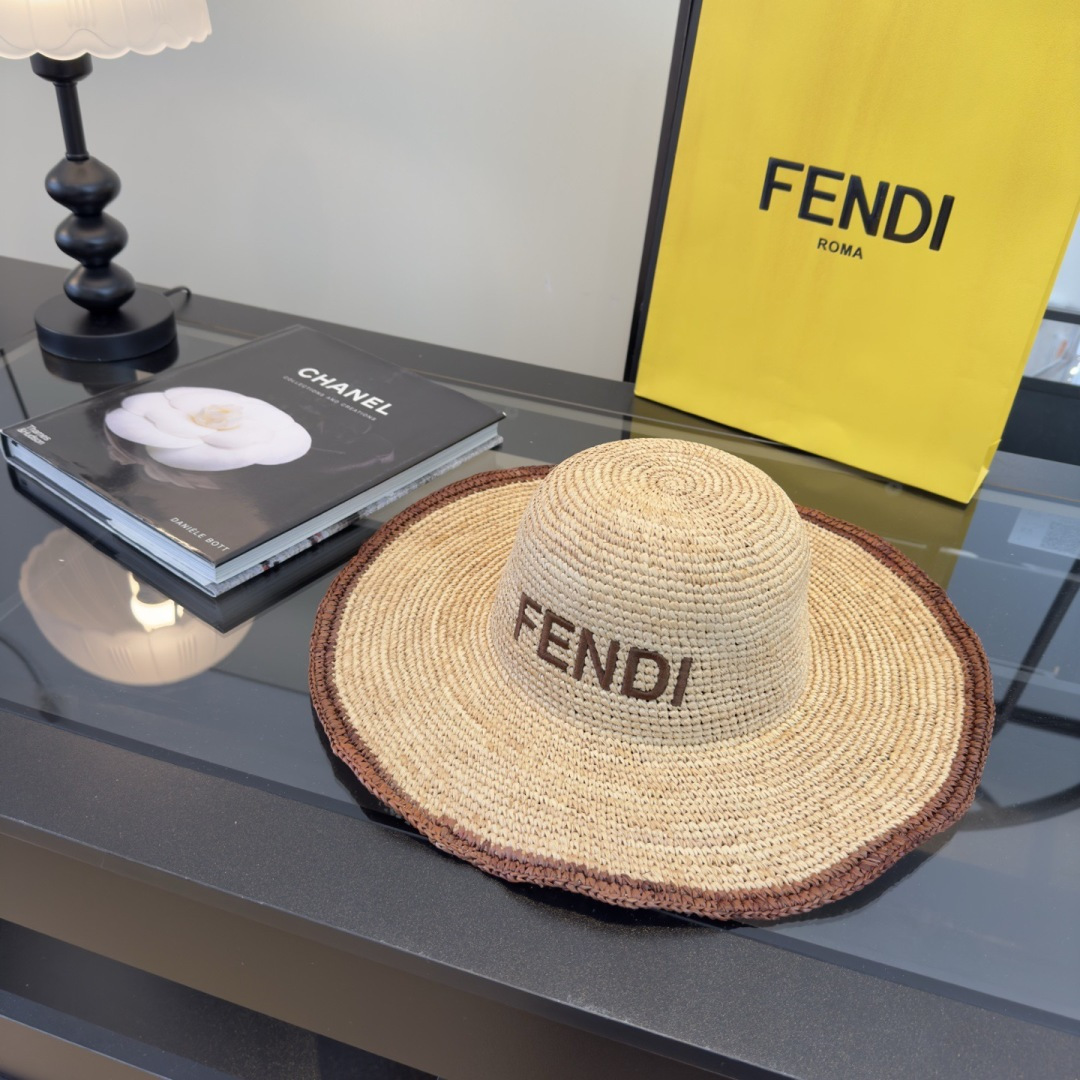 Fendi FD芬迪新款拉菲草帽，纯手工钩织， 打造，头围57cm