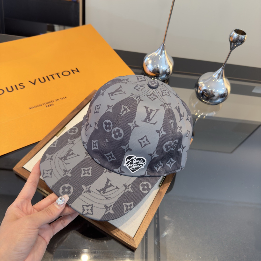 Louis Vuitton lv路易斯新款高版本鸭舌帽，头围57cm